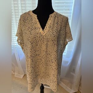 Maurices Cream and Black Speckled Blouse